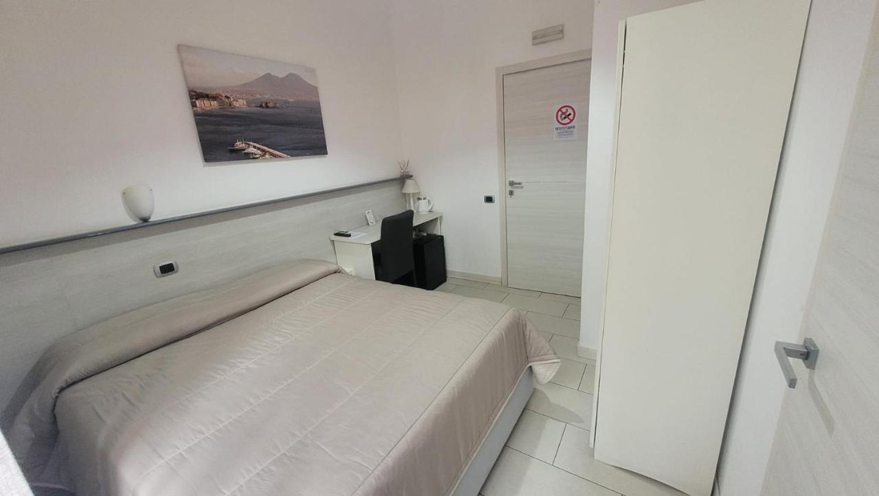 B&B Solimena Napels Buitenkant foto
