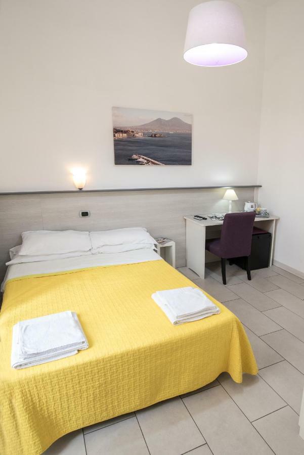B&B Solimena Napels Buitenkant foto