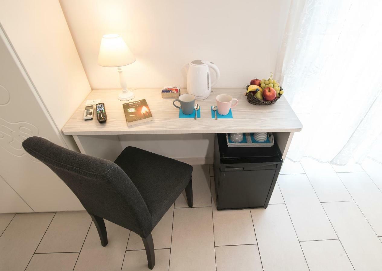 B&B Solimena Napels Buitenkant foto