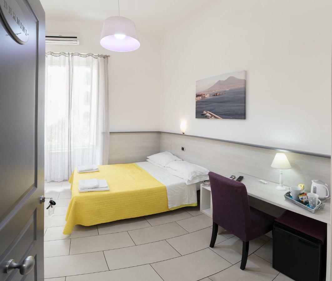 B&B Solimena Napels Buitenkant foto