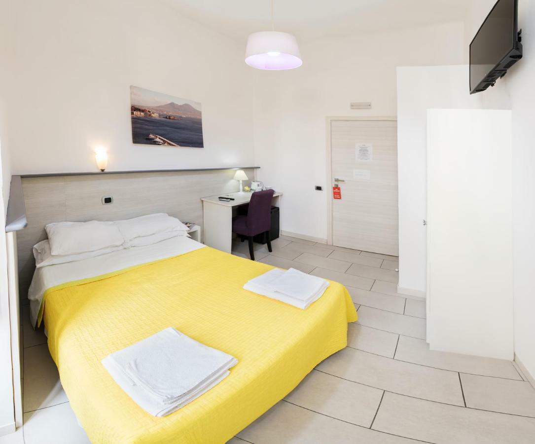 B&B Solimena Napels Buitenkant foto
