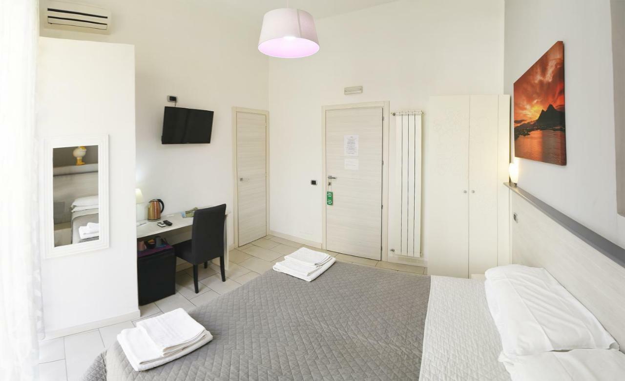 B&B Solimena Napels Buitenkant foto